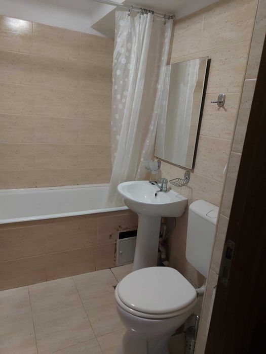 2 camere Ciuperca- Sala Polivalenta, etaj 2