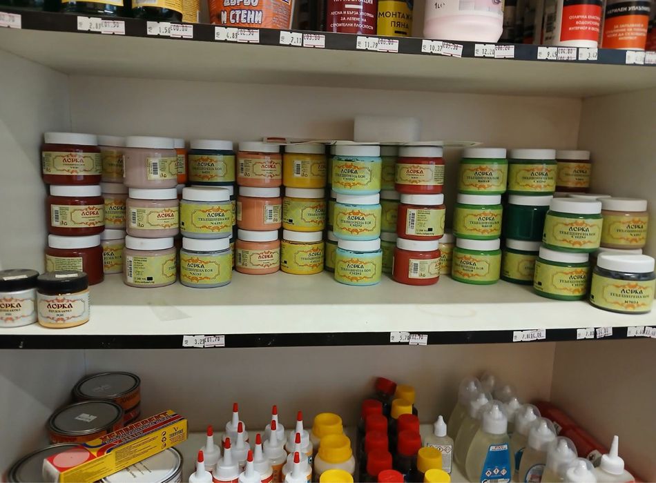 Тебеширена боя - различни цветове