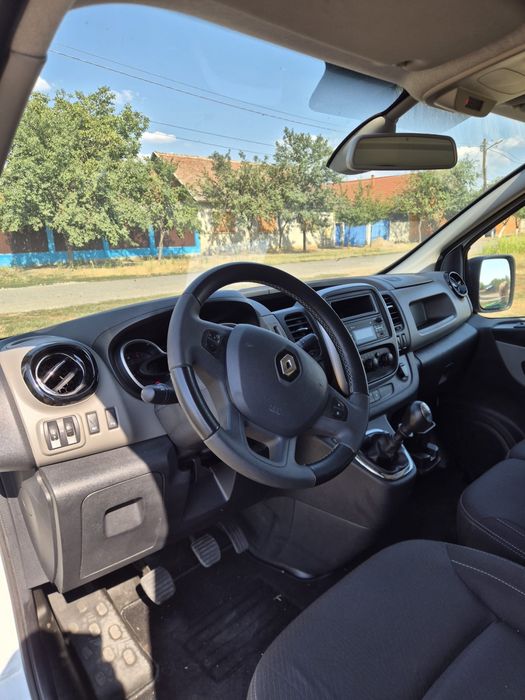 RENAULT Trafic 2019 — imagine 2