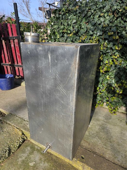 Butoi inox cu robinet 250L folosit pentru vin