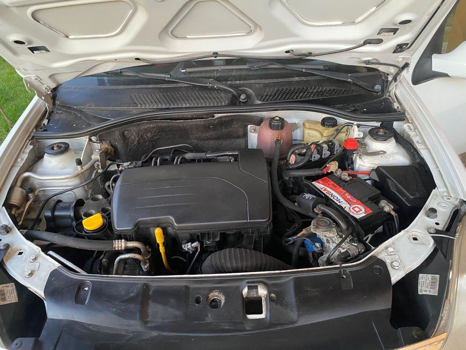Vând Renault simbol 2011 benzină+gpl, geamuri electrice,acte in regula ,platit toate taxele