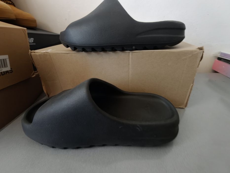 Adidas yeezy slides onyx HQ6448 slide slapi