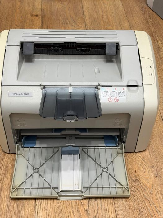 Продам принтер Hp1020