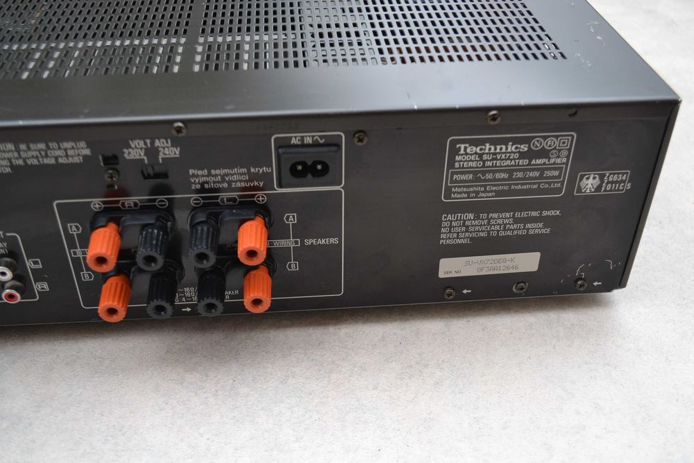 Amplificator Technics SU VX 720
