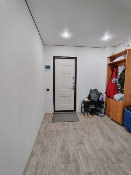 продается 2 ком квартира район Строитель