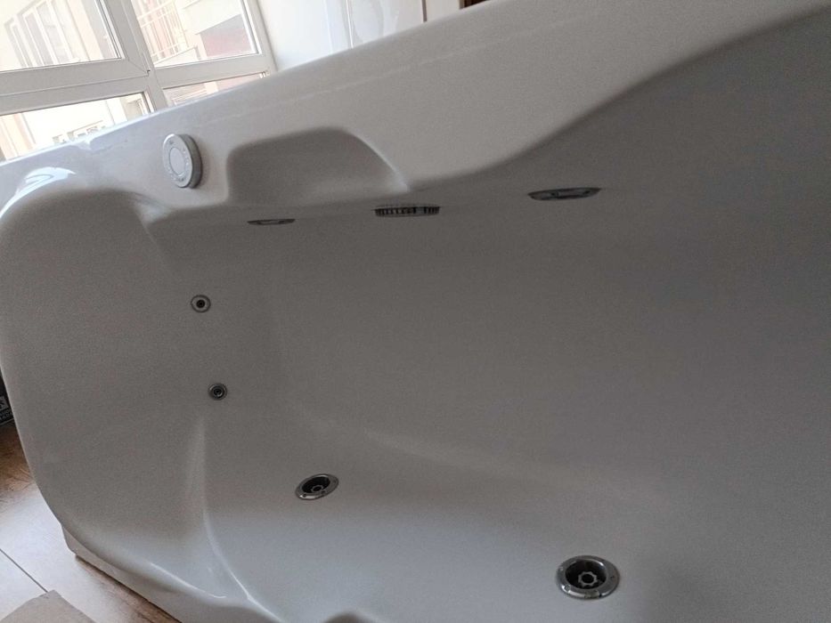 Вана с джакузи  в много добро състояние