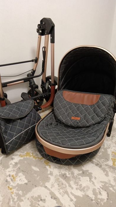 Срочно продам коляску