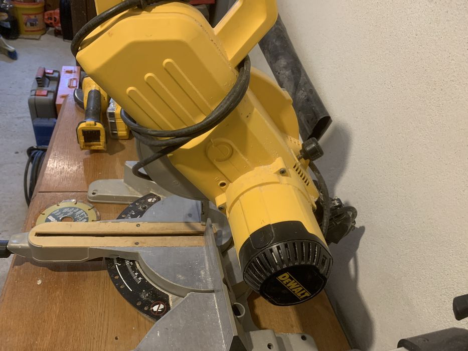 Circular de masa Dewalt