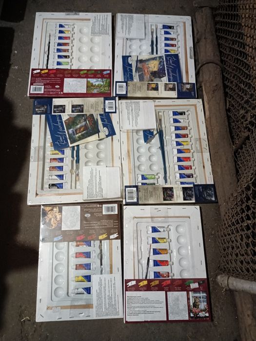 Бои за рисуване и гумички -6евро