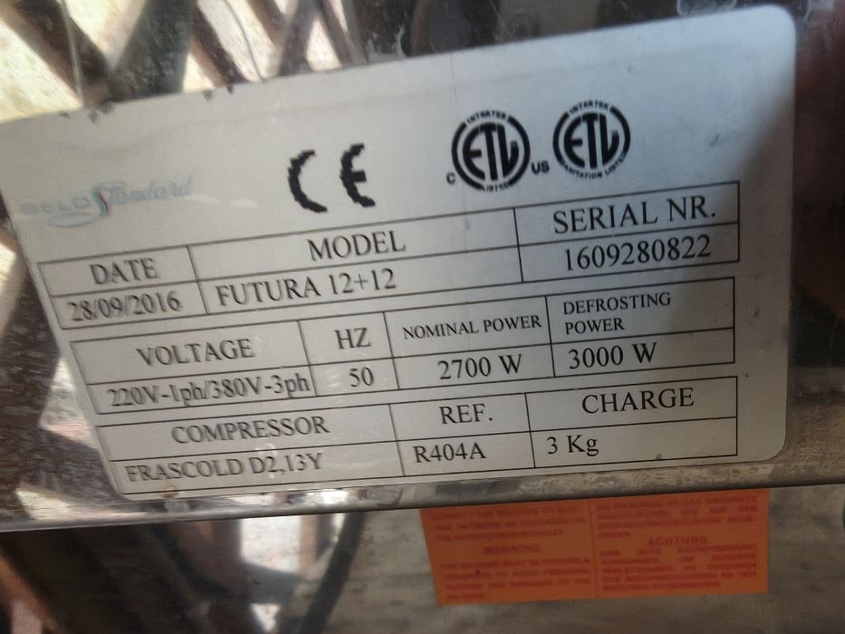 Vitrină înghețată