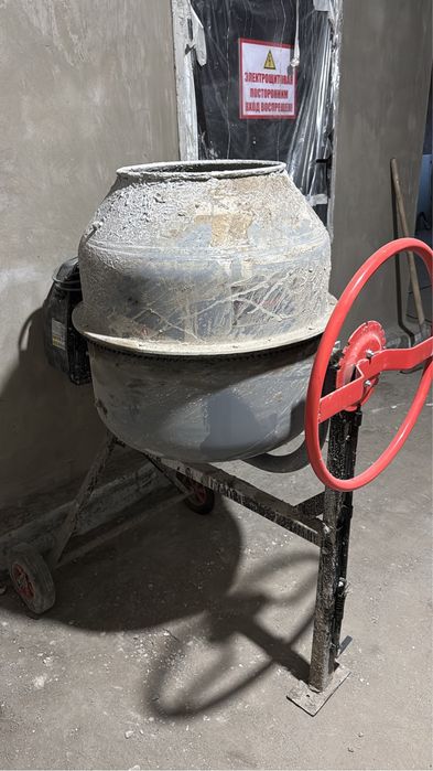 Продам Бетономешалку б/у