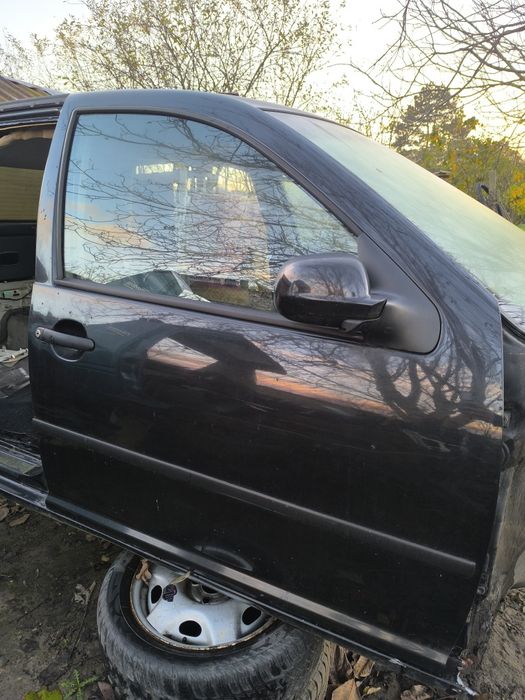 Продавам Врати golf 4