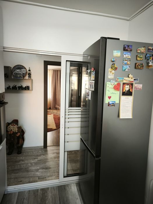 Vând apartament cu 3 camere