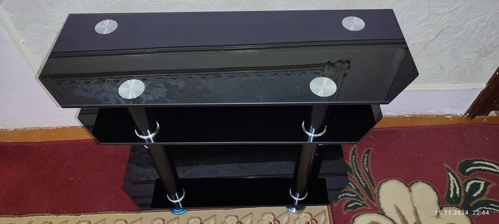 Podstafka na televizor na razmen 32 na plazma i na sov televizora