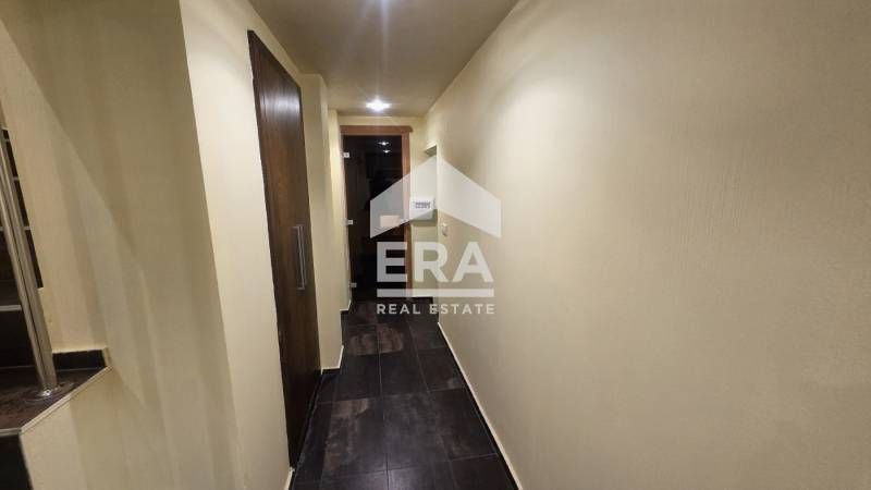 Дава се под наем Четиристаен апартамент в Варна, Гръцка махала - 117 кв.м за 1196.97 € - Снимка #10