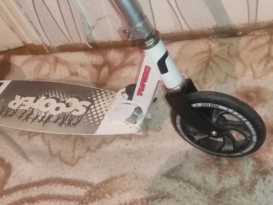 Самокат в отличном состоянии.