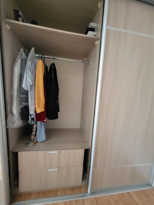 Шкаф купе с зеркалом