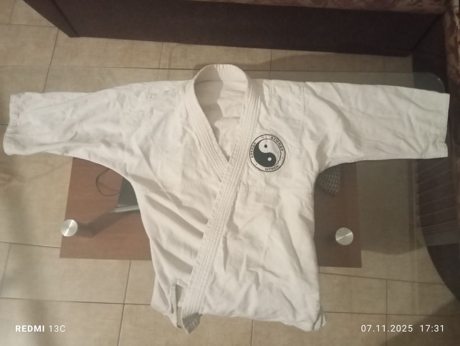 Детски кимоно за бойни изкуства