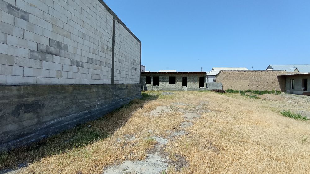 6 xonali uchastka sotiladi