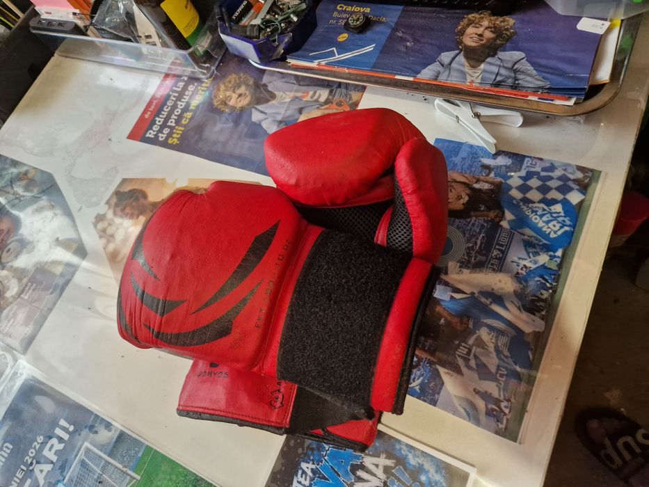 Manusi de box folosite