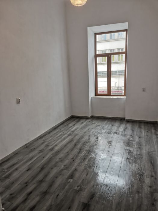 Spațiu birou/salon, de închiriat