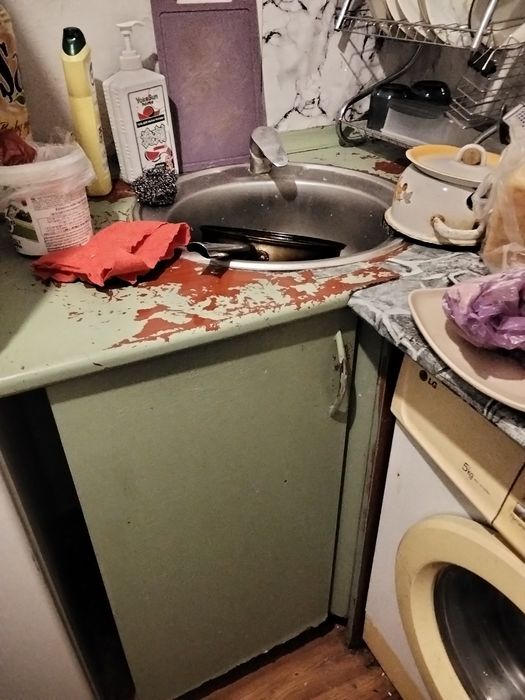 Продам б/у  кухний гарнитур с мойкой