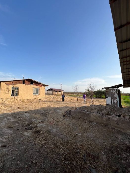 Dachniy yer sotiladi Toytepa Akmal ikromovda  9 sotox Srochna