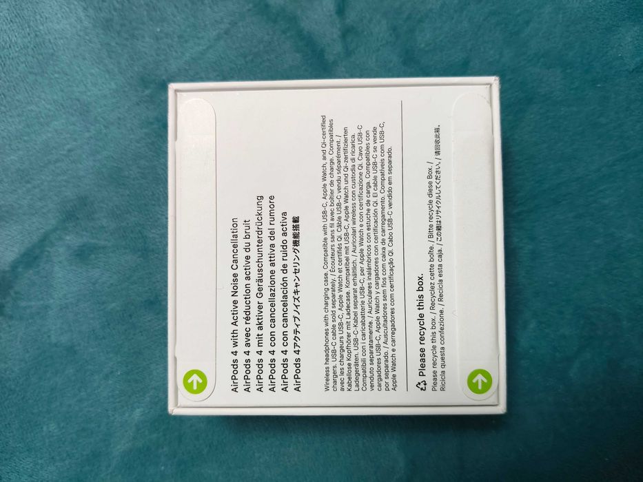 Airpods 4 with active noise cancellatio