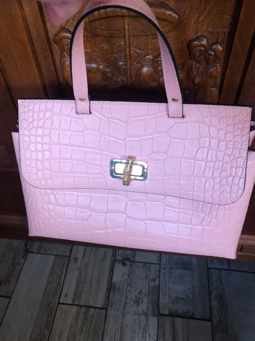 Елегантна чанта от естествена кожа