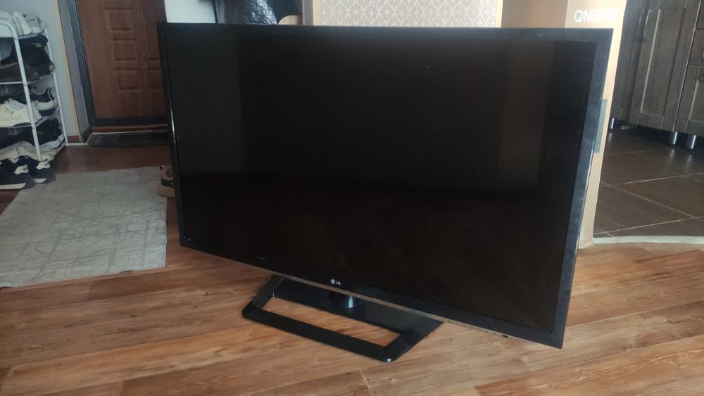 Продам телевизор LG