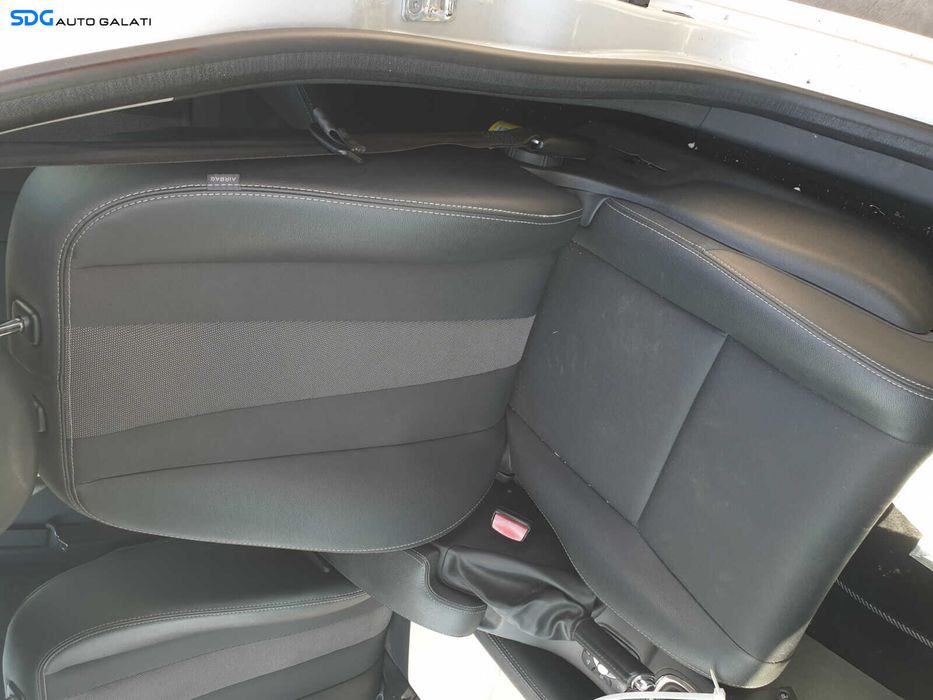 Scaun Semipiele Semi Piele Alcantara Stanga Fata Renault Megane 3 Hatchback 2008 - 2015 [M8293]
