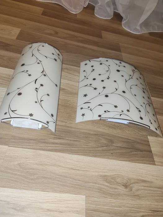 Vând Set de 2 aplice