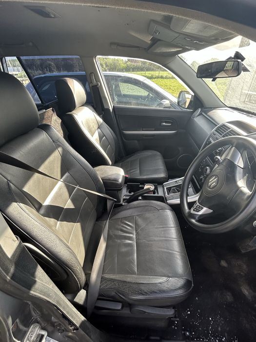 Сузуки Гранд Витара II 2.0 бензин 140к.с. На части