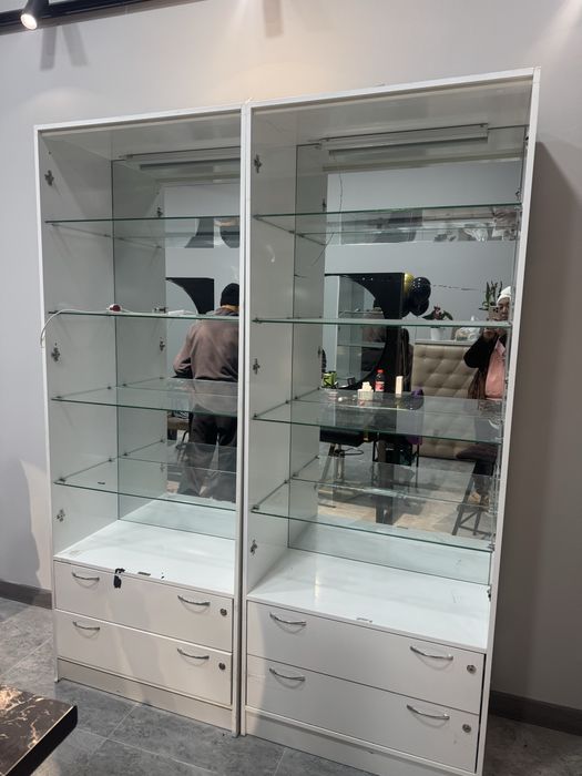 Продам витрины  2 шт по 20000 тг б/у