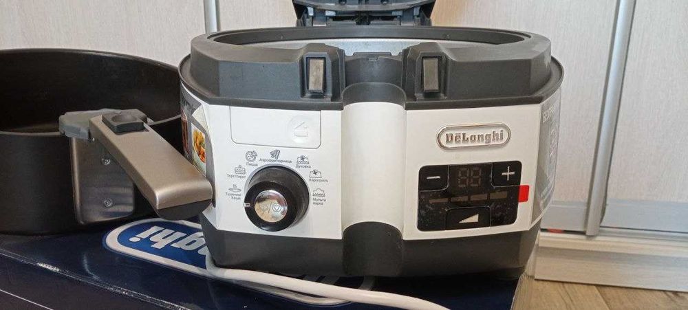 Продам Мультиварку (мульти-печь) De'Longhi, 5в1