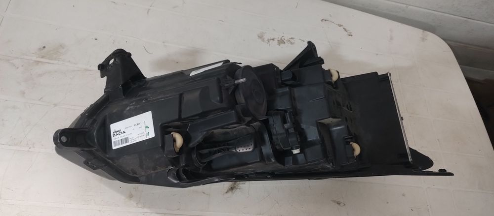 Far stânga Dacia Sandero stepway, jogger, Logan 2023-2026 cod 26060175