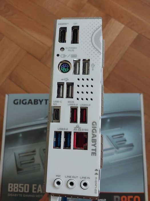 Ryzen 7 9800X3D + Gigabyte B850 Eagle ICE