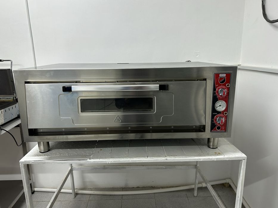 Продаю профессиональную печь для пиццы