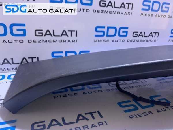 Eleron cu Lampa Tripla Stop Auxiliar Central Ford Focus 2 2004 - 2010 Cod 4M51-A44210-AJ 4M51A44210AJ