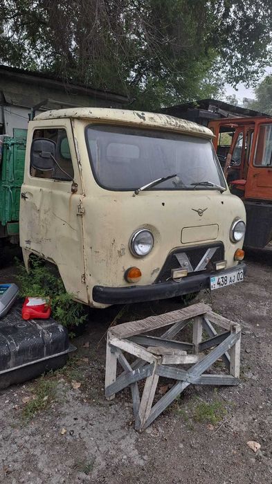 продам УАЗ бортовой