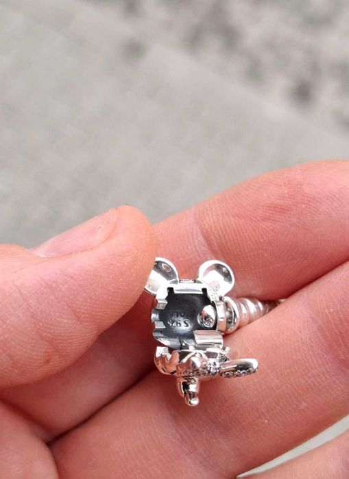 Сребърна гривна модел на Пандора