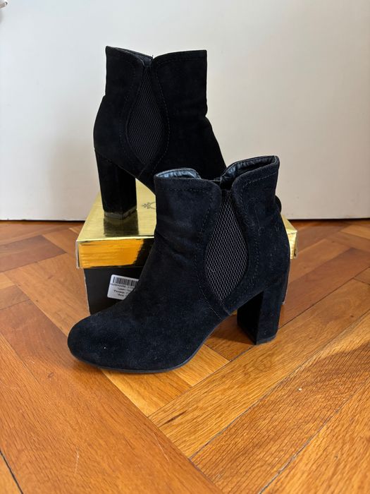 Дамски черни боти велур