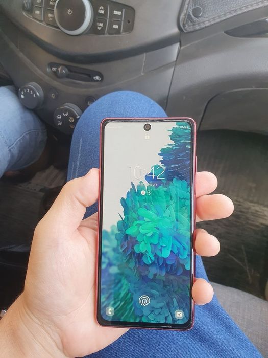 Samsung S20 FE 128/6: 1 200 000 so’m