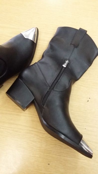 Нови дамски боти, 37 н.