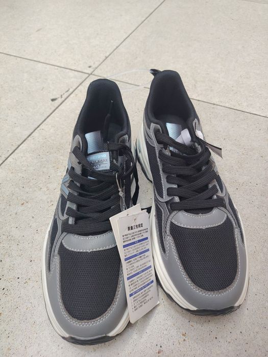 New Balance xitoy mahsuloti