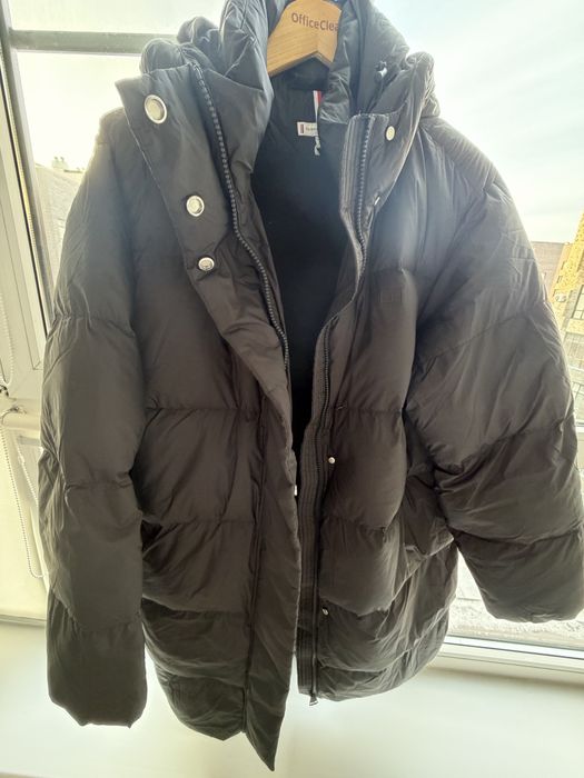 Продам пуховик tommy