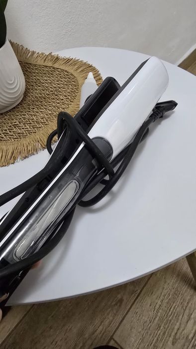 Vand  placa de indreptat parul L’oreal proffesionel