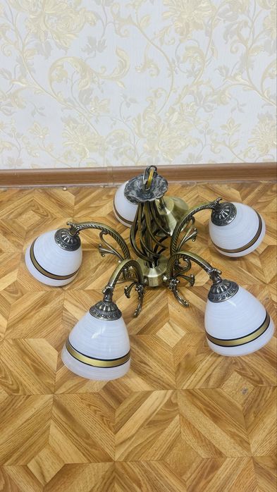 Продам люстры в хорошем состоянии