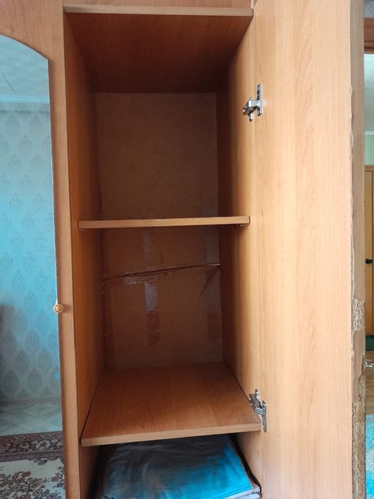 Продам шкаф плательный