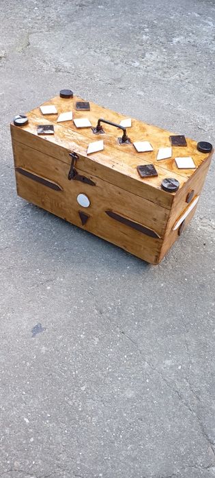 Cufăr vintage din anul 1950